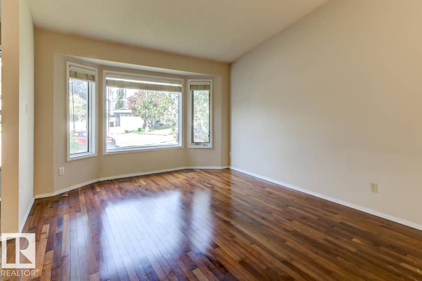 3908 28 AV NW — photo 9 of 40