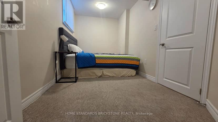 53 Lamb Crescent — photo 12 of 16