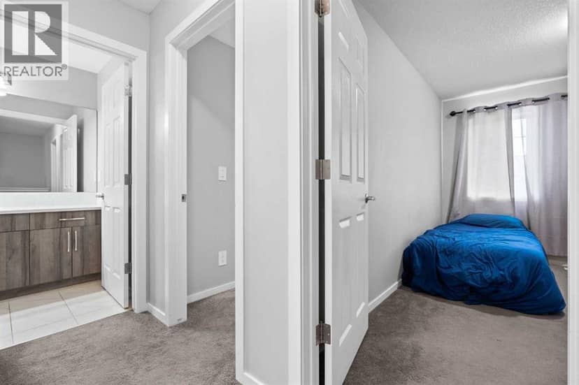 129 Yorkville Avenue SW — photo 12 of 29
