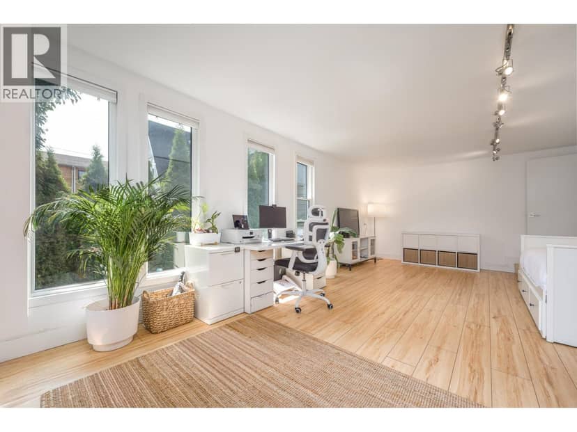 211 67 STREET, Delta, photo 3