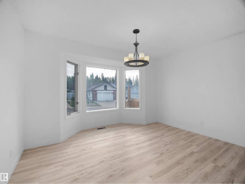 4103 28 AV NW — photo 10 of 40