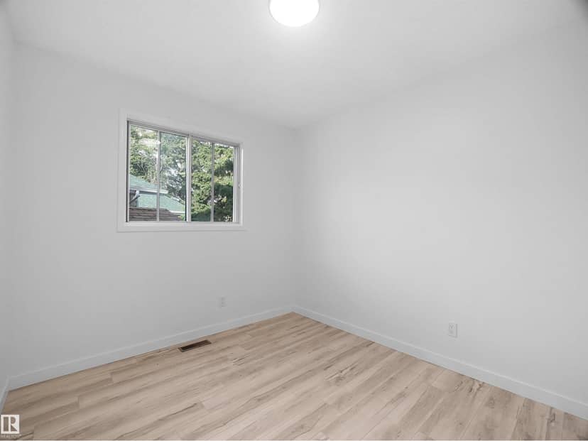 4103 28 AV NW — photo 21 of 40