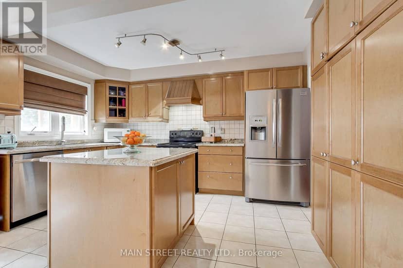 196 Wainscot Avenue — photo 10 of 40