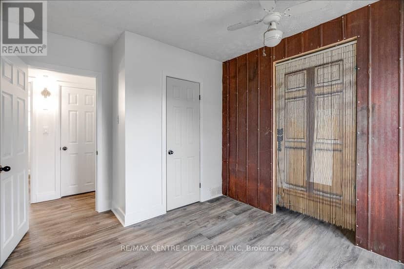 549 Victoria Street — photo 18 of 40