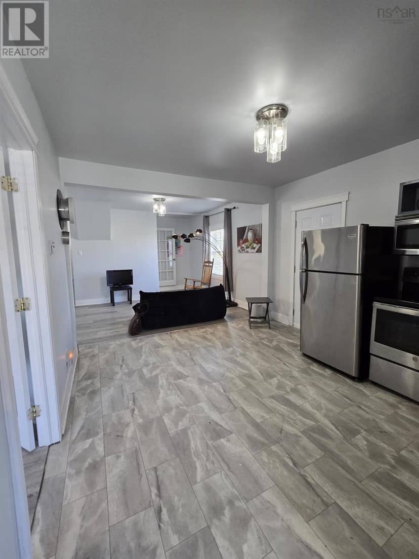 66 Oak Street — photo 3 of 39