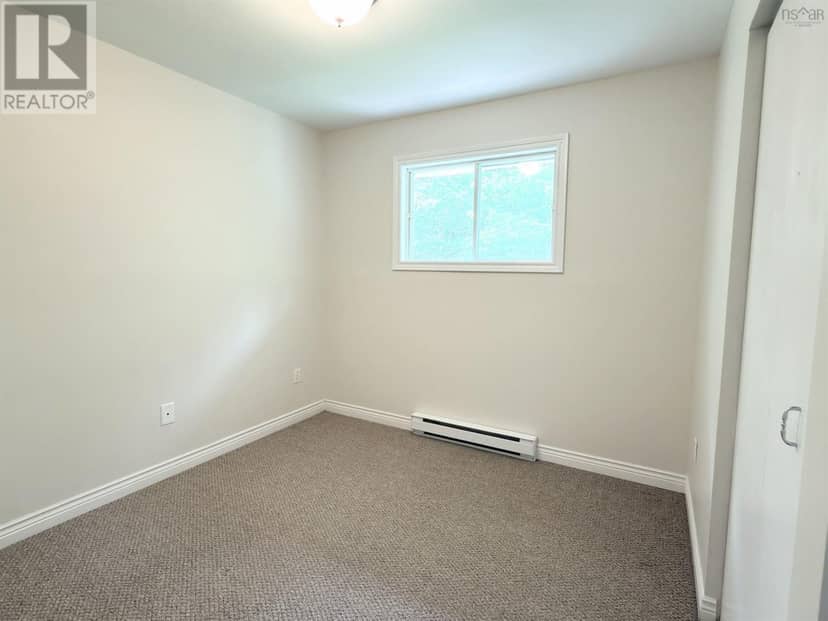 84 Pondicherry Crescent — photo 18 of 32
