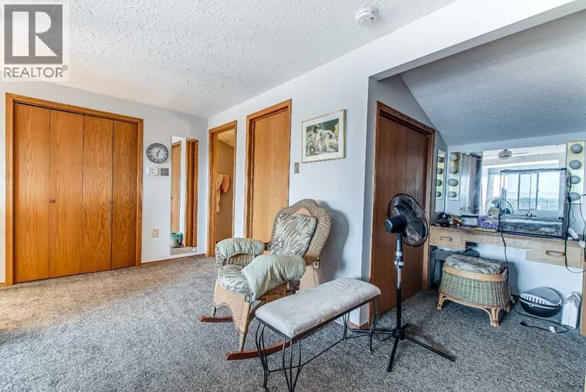 643 5 Street SE — photo 33 of 40