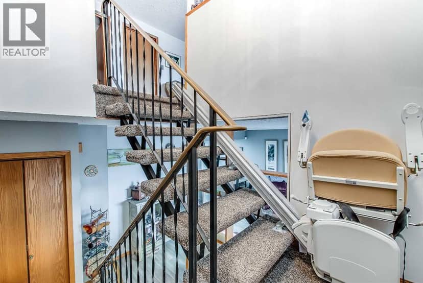 643 5 Street SE — photo 38 of 40