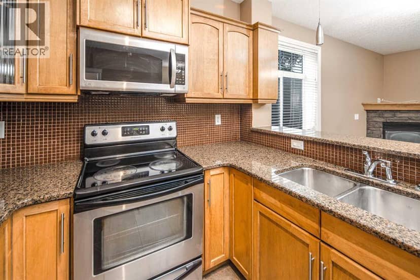 102, 110 12 Avenue NE — photo 10 of 22