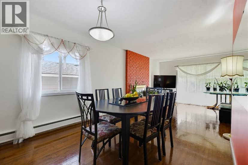 704 75 Avenue SW, Calgary, photo 7