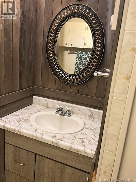 8 Tait Crescent — photo 18 of 27