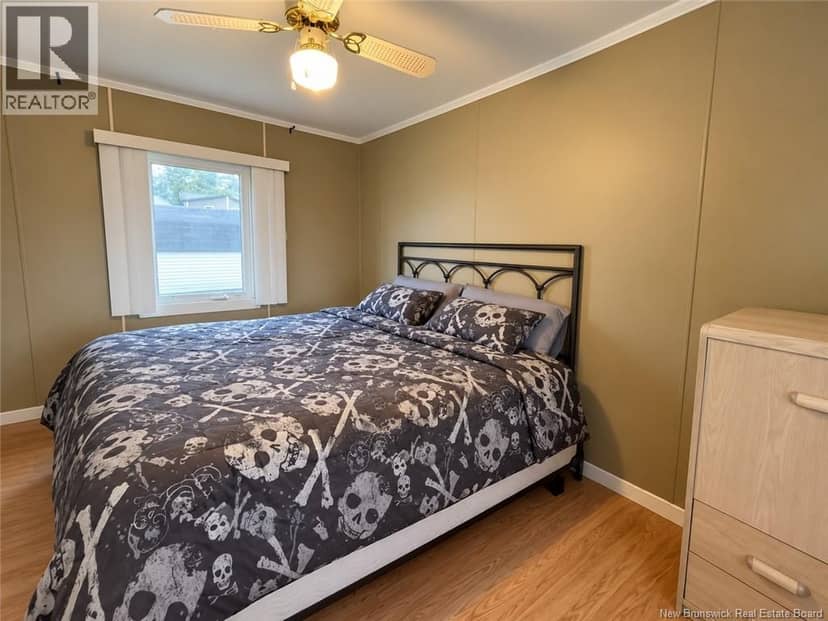 8 Tait Crescent — photo 22 of 27