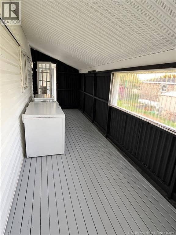 8 Tait Crescent — photo 25 of 27