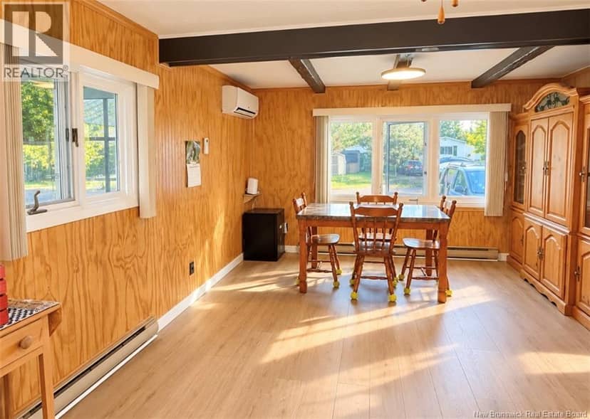 8 Tait Crescent — photo 15 of 27