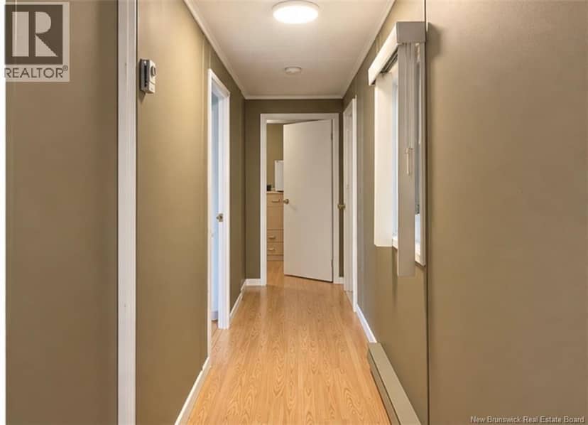 8 Tait Crescent — photo 26 of 27