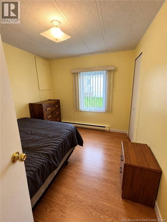 8 Tait Crescent — photo 20 of 27