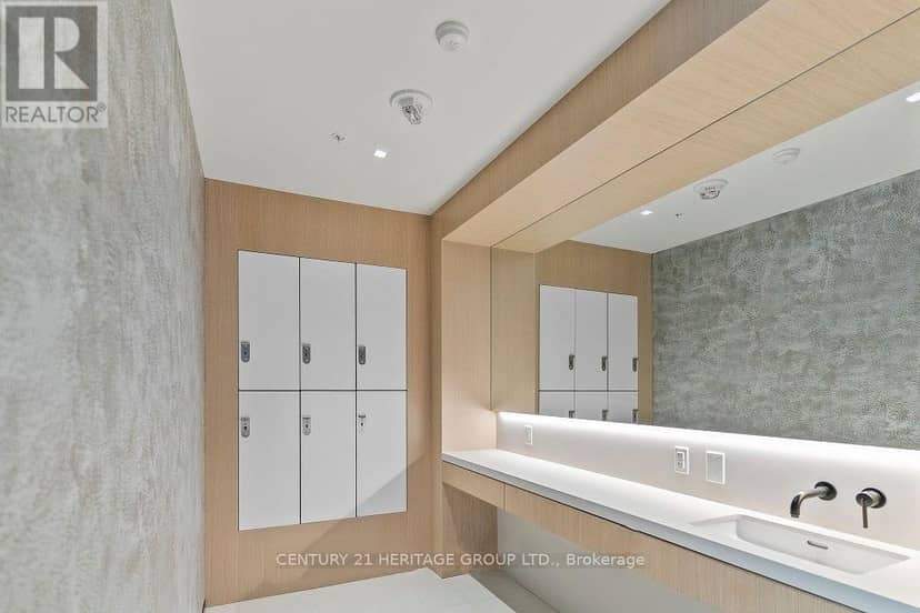 619 - 5 Defries Street — photo 24 of 24