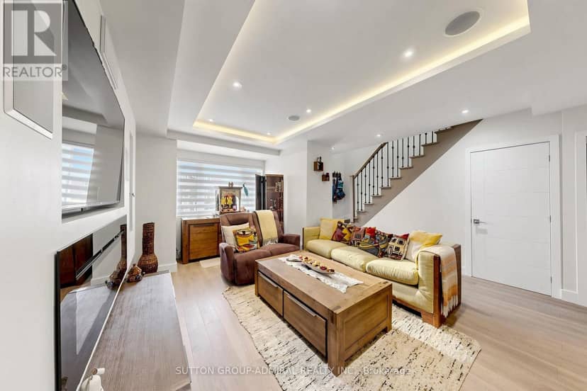 676 Vaughan Road, Toronto, photo 4