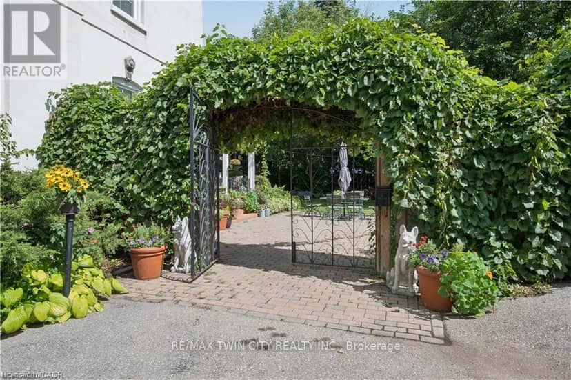 66 Park Hill Road E — photo 4 of 40