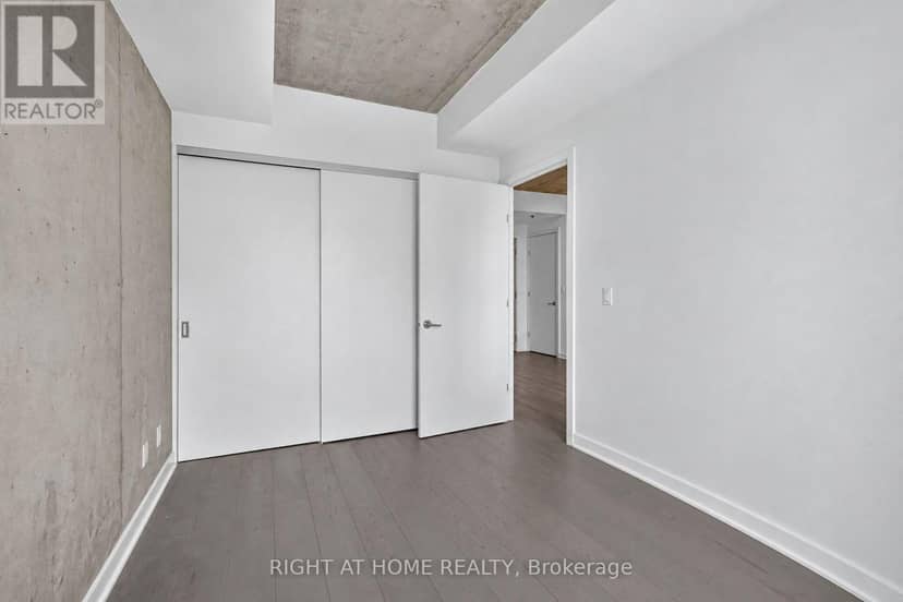 1106 - 203 Catherine Street — photo 17 of 32