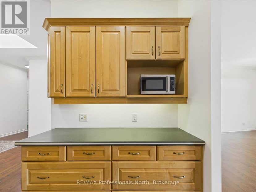 501 - 24 Ontario Street — photo 15 of 40
