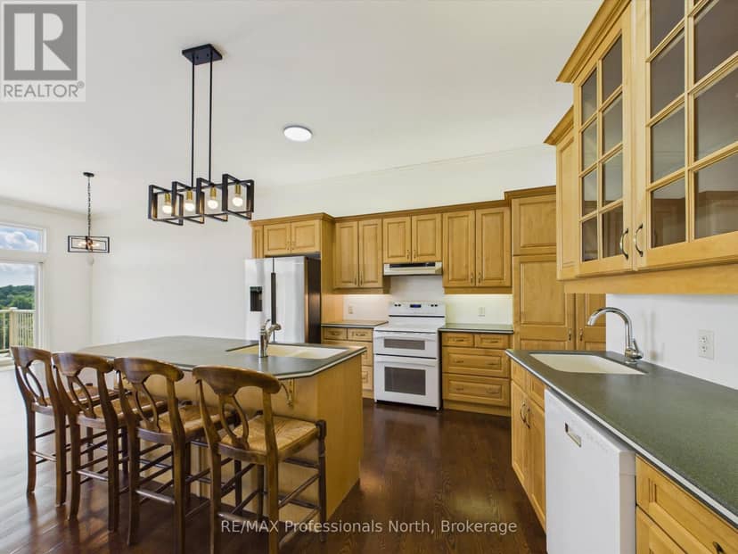 501 - 24 Ontario Street — photo 17 of 40