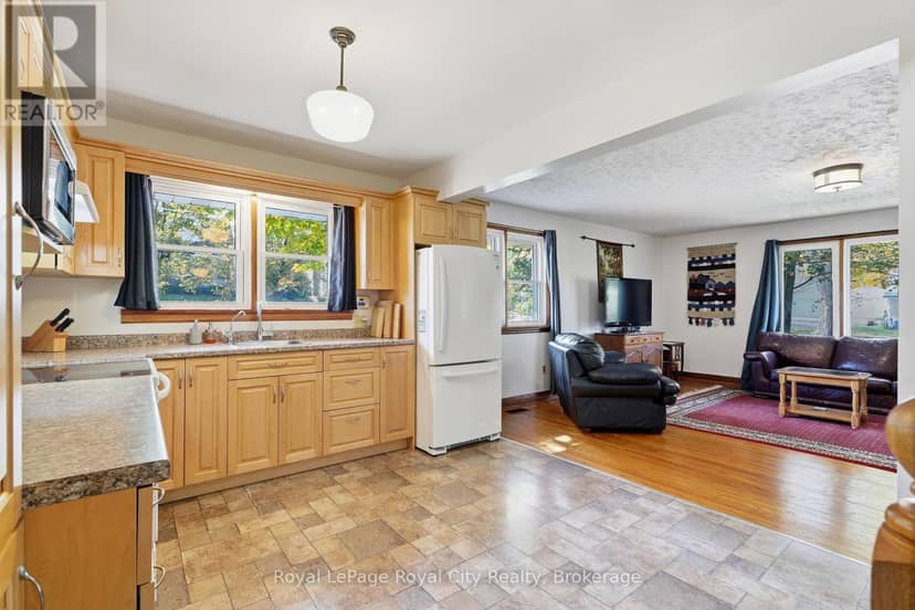 470 Dublin Street — photo 10 of 40