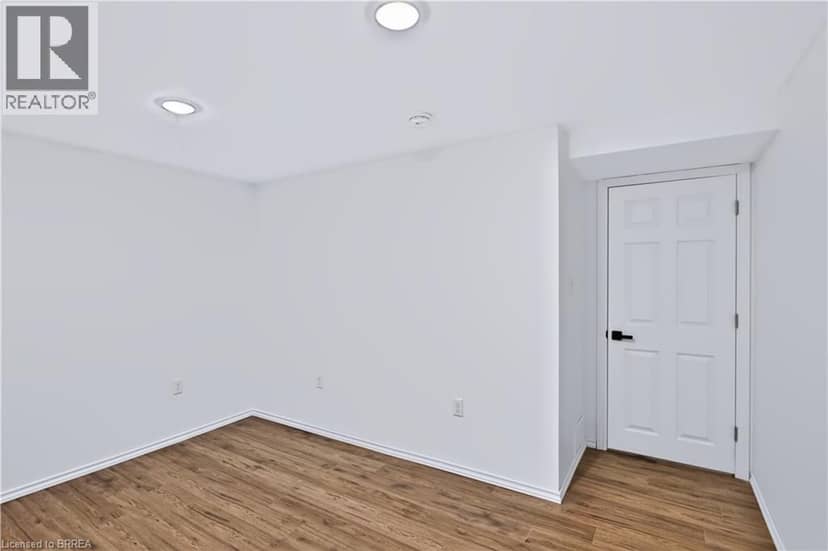 11 SUSSEX Avenue — photo 30 of 40
