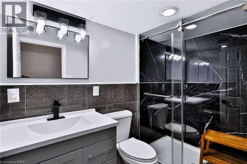 11 SUSSEX Avenue — photo 31 of 40