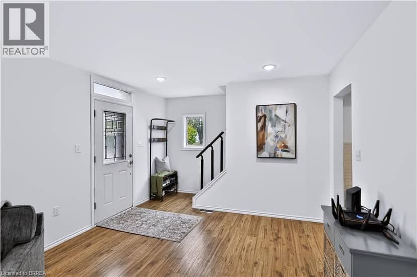 11 SUSSEX Avenue — photo 2 of 40