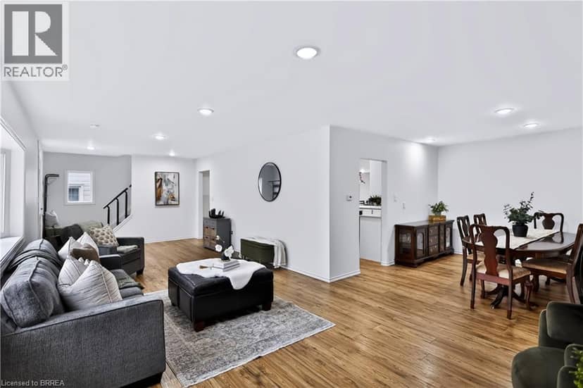 11 SUSSEX Avenue — photo 4 of 40