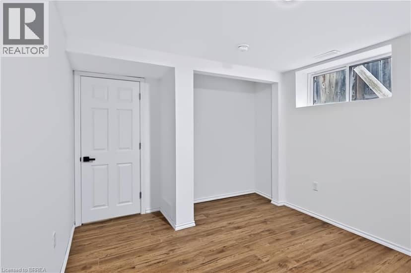 11 SUSSEX Avenue — photo 28 of 40