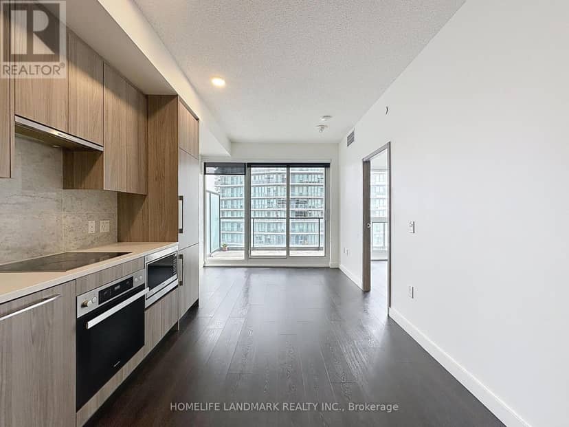 801 - 95 McMahon Drive — photo 13 of 40