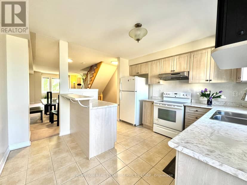 2516 Bur Oak Avenue, Markham, photo 4