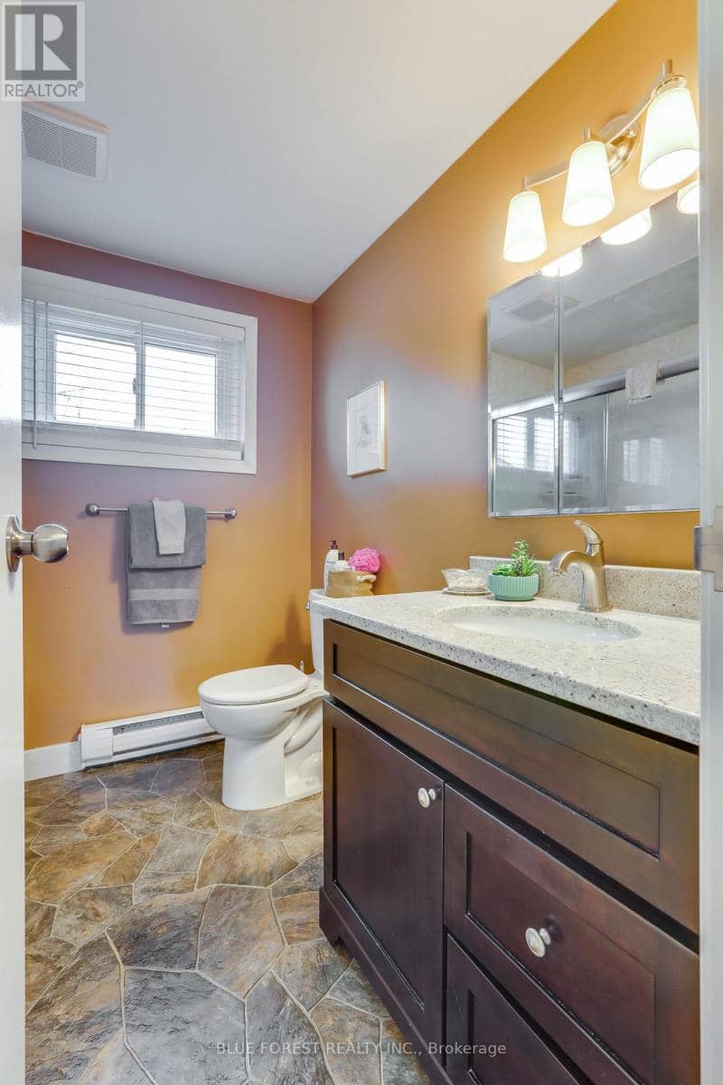 54 - 166 Southdale Road W — photo 24 of 40