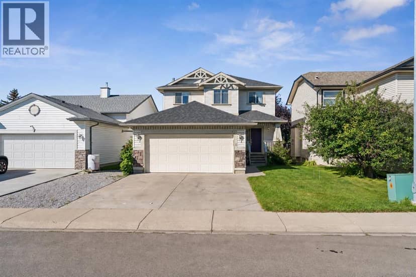8 Fairways Place NW, Airdrie
