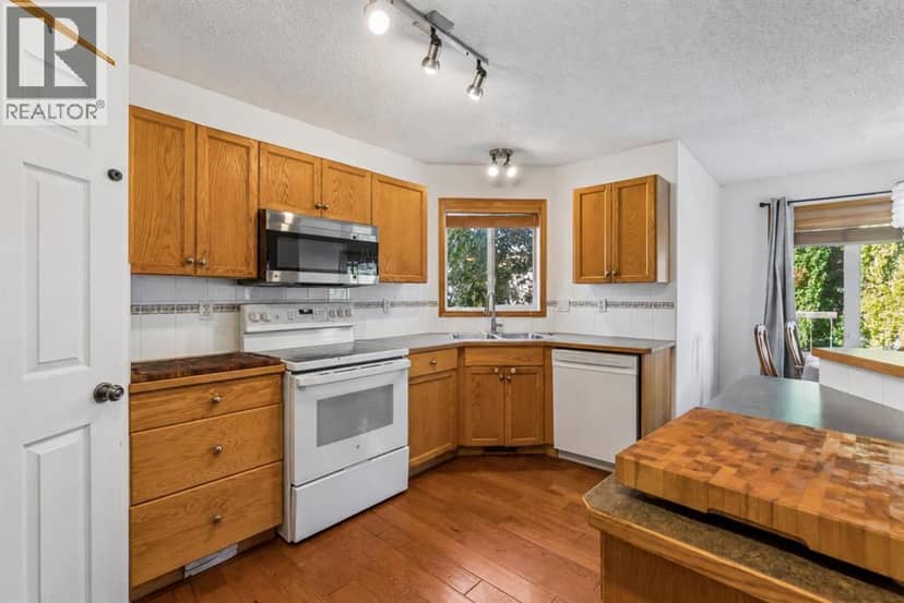 8 Fairways Place NW, Airdrie, photo 8