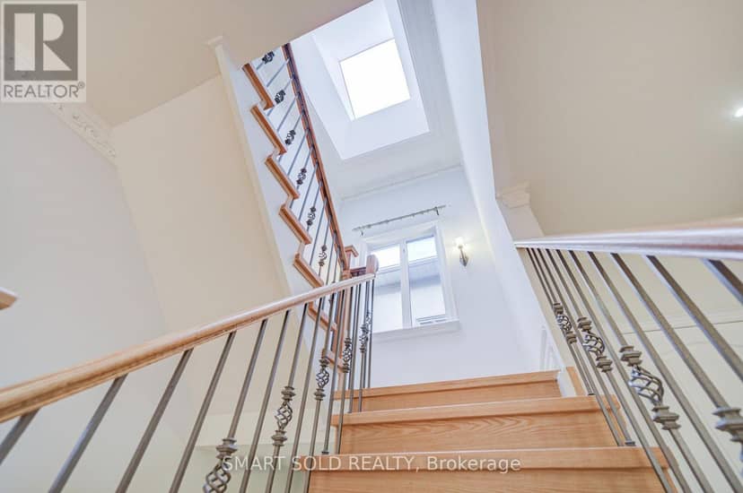 25 Oak Avenue — photo 22 of 40