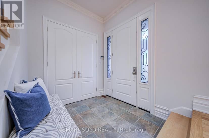 25 Oak Avenue, Richmond Hill, photo 7