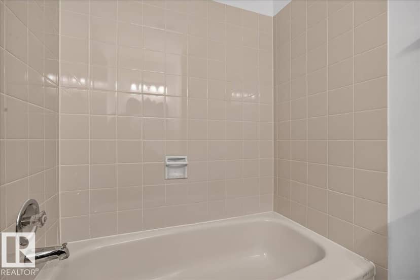 2907 49 ST NW — photo 25 of 40