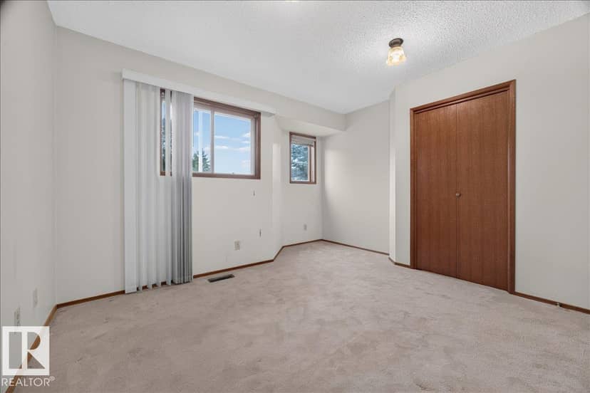 2907 49 ST NW — photo 30 of 40