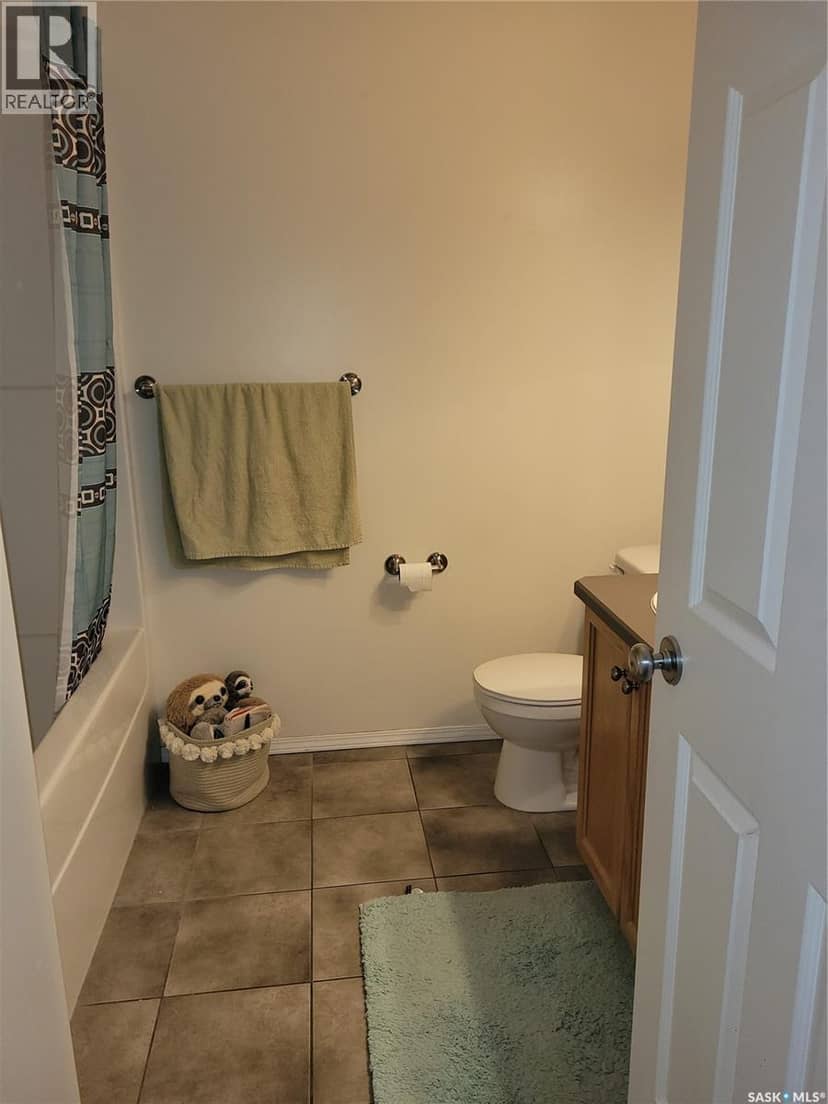 457 Brooklyn CRESCENT — photo 6 of 21