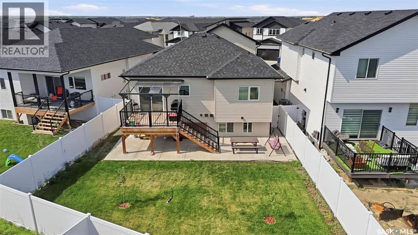 342 Sharma Crescent — photo 4 of 40
