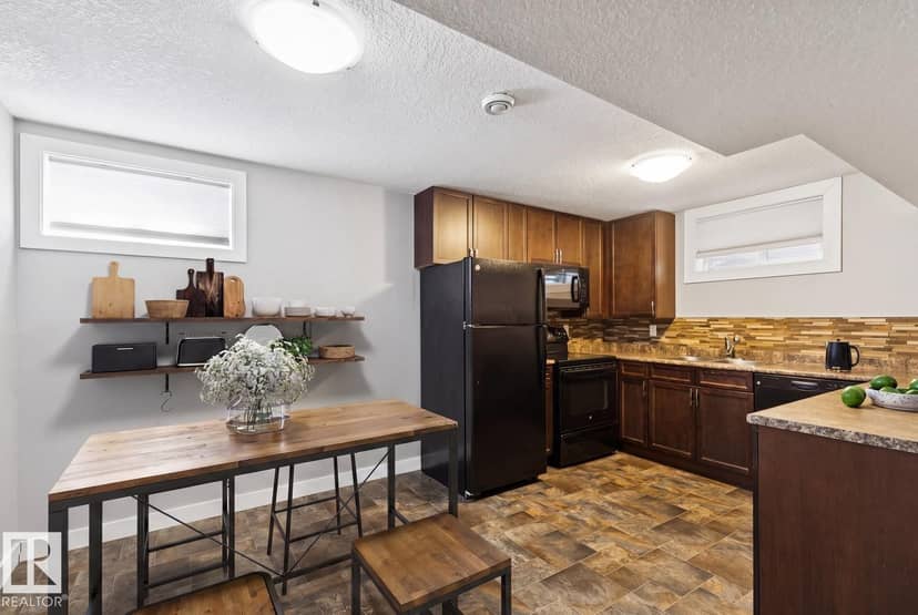 11451 48 AV NW — photo 15 of 28