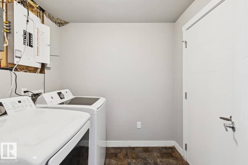 11451 48 AV NW — photo 18 of 28