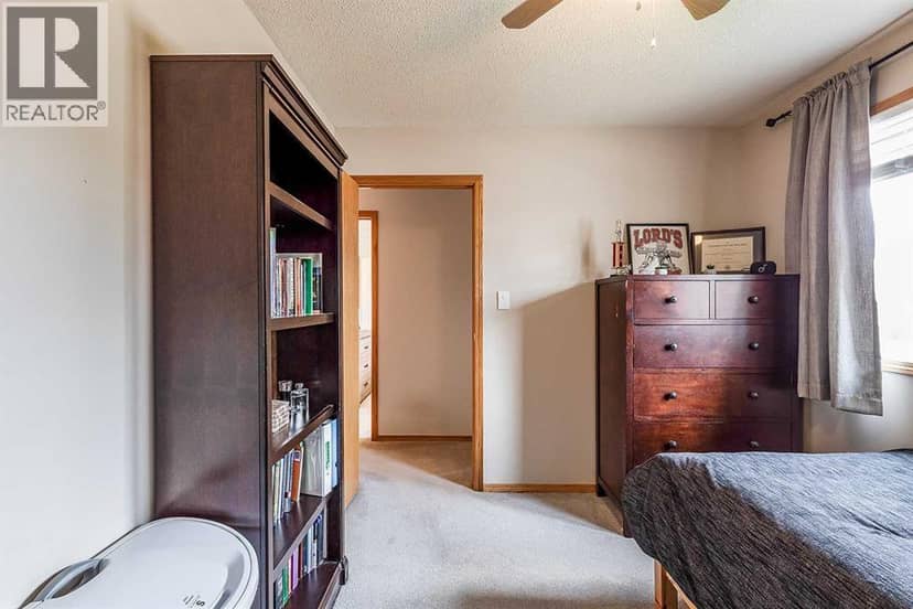78 Seven Persons Crescent SW — photo 26 of 40