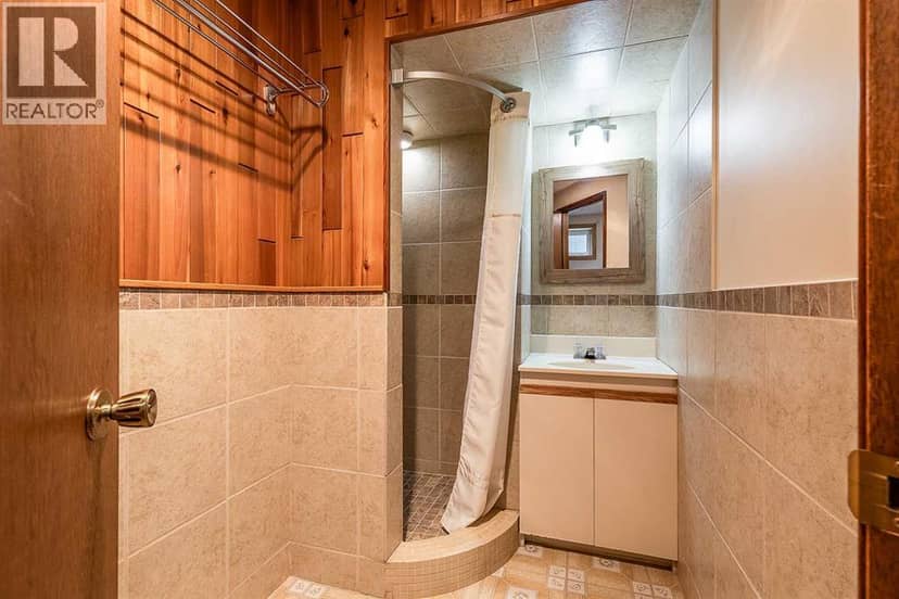 78 Seven Persons Crescent SW — photo 35 of 40