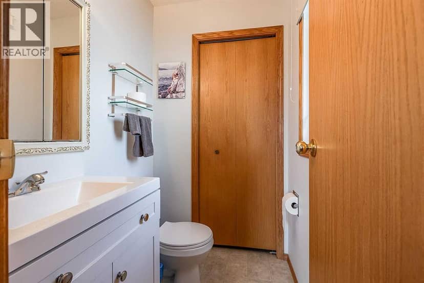 78 Seven Persons Crescent SW — photo 24 of 40