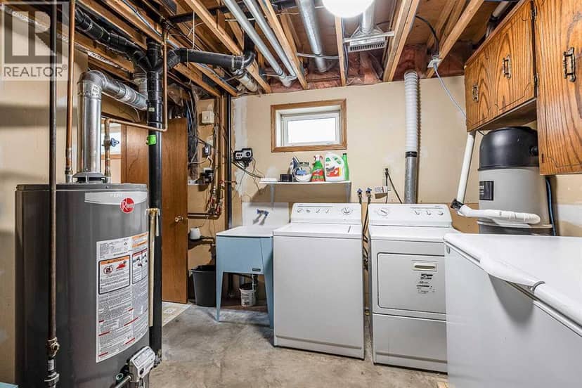 78 Seven Persons Crescent SW — photo 37 of 40