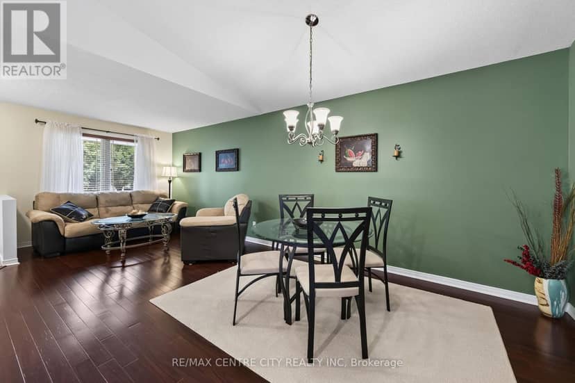 128 Crimson Crescent — photo 15 of 40
